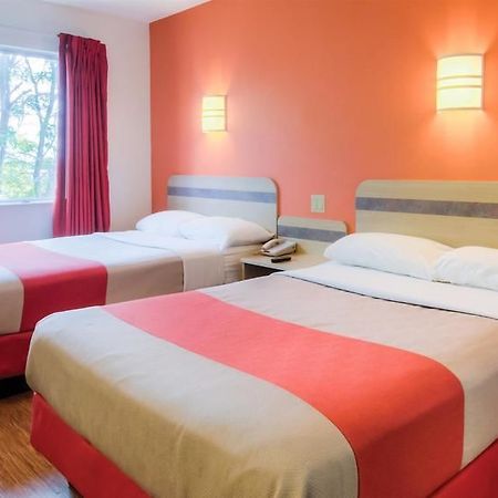 Motel 6 Kansas City, Mo - Airport Εξωτερικό φωτογραφία