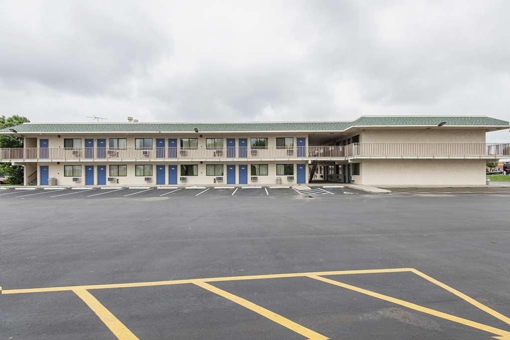 Motel 6 Kansas City, Mo - Airport Εξωτερικό φωτογραφία