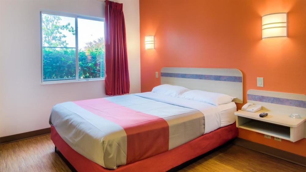 Motel 6 Kansas City, Mo - Airport Εξωτερικό φωτογραφία