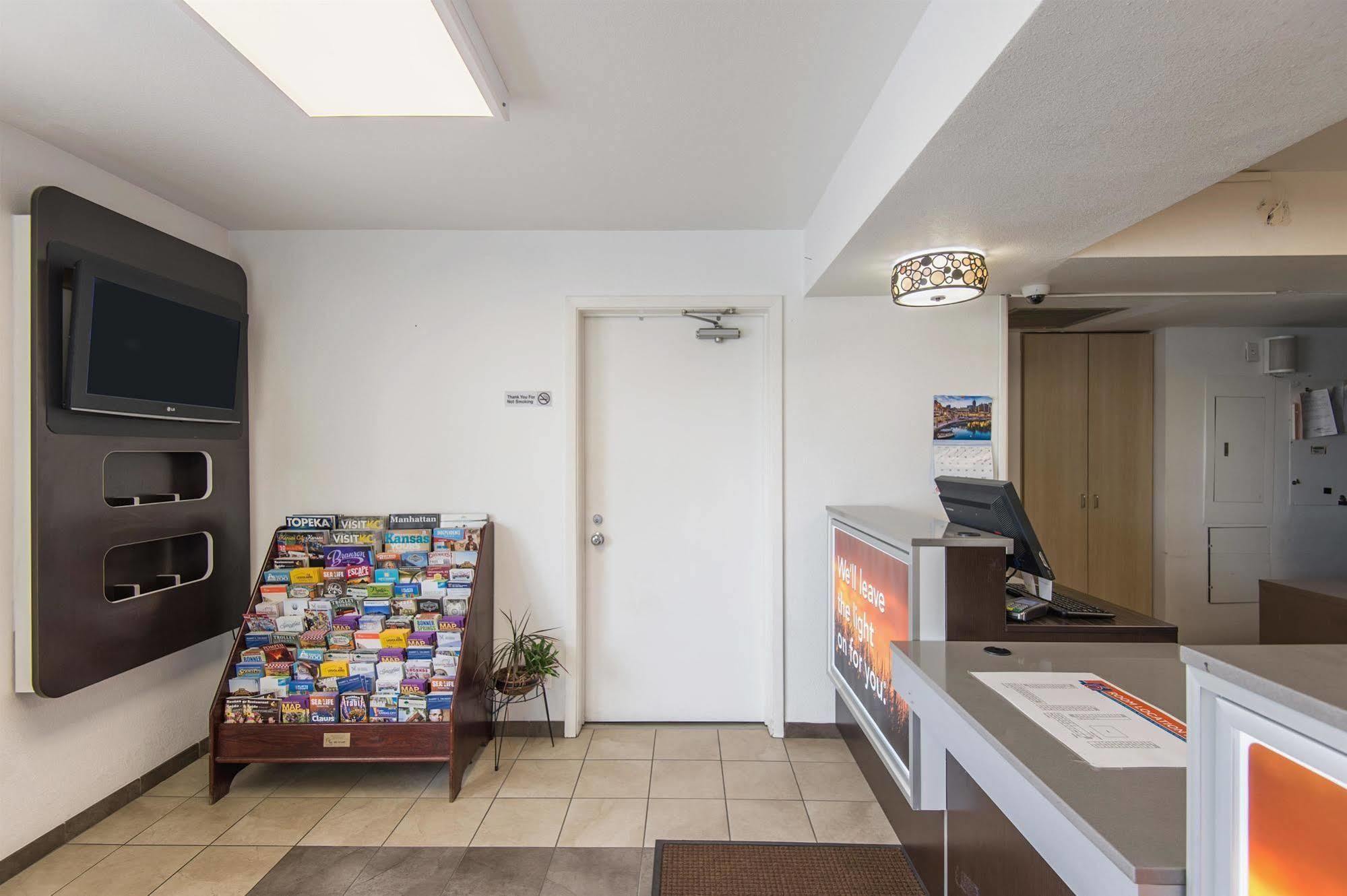 Motel 6 Kansas City, Mo - Airport Εξωτερικό φωτογραφία