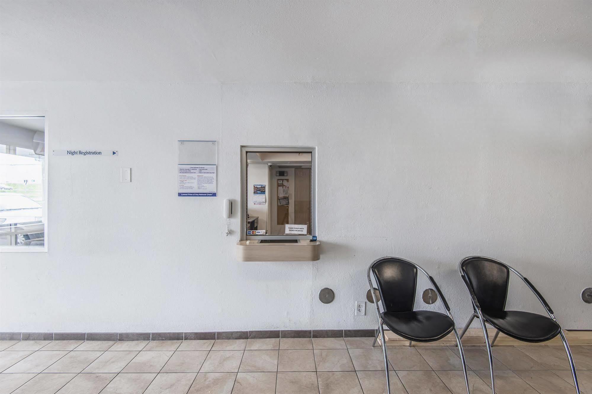 Motel 6 Kansas City, Mo - Airport Εξωτερικό φωτογραφία