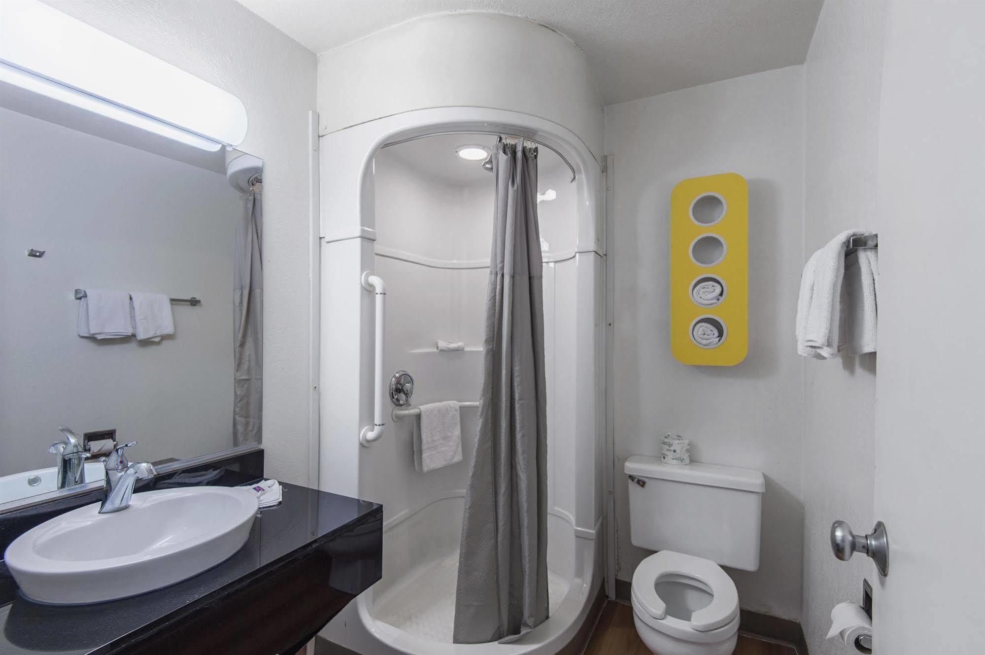 Motel 6 Kansas City, Mo - Airport Εξωτερικό φωτογραφία