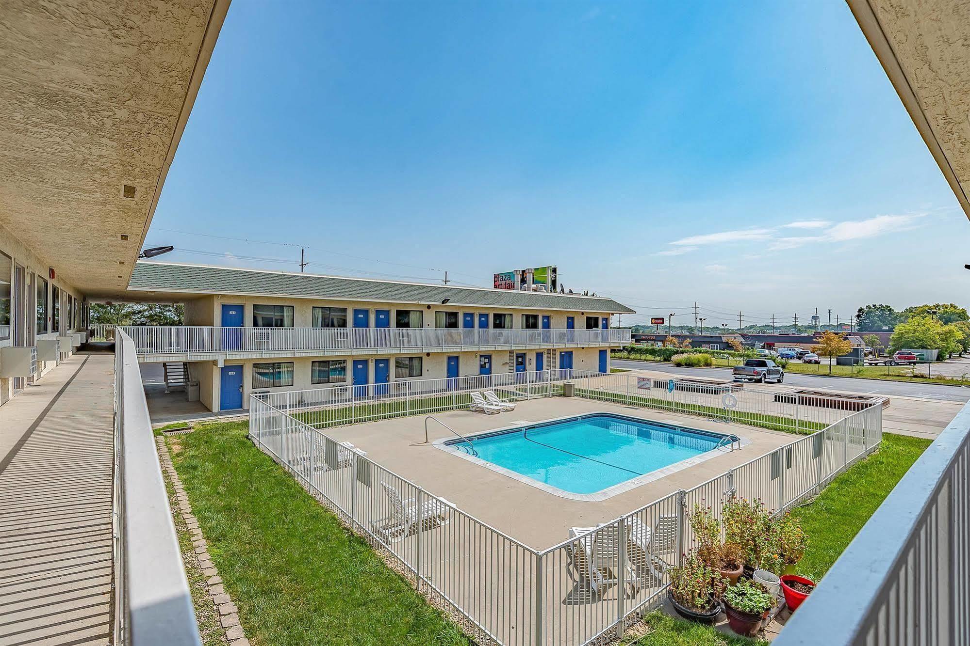 Motel 6 Kansas City, Mo - Airport Εξωτερικό φωτογραφία