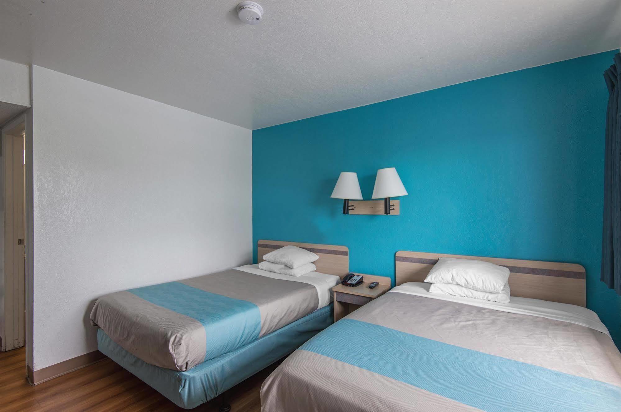 Motel 6 Kansas City, Mo - Airport Εξωτερικό φωτογραφία